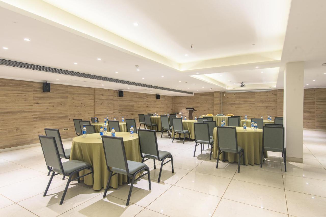 The Fern Residency Calangute-Baga, Goa Hotel Bagian luar foto
