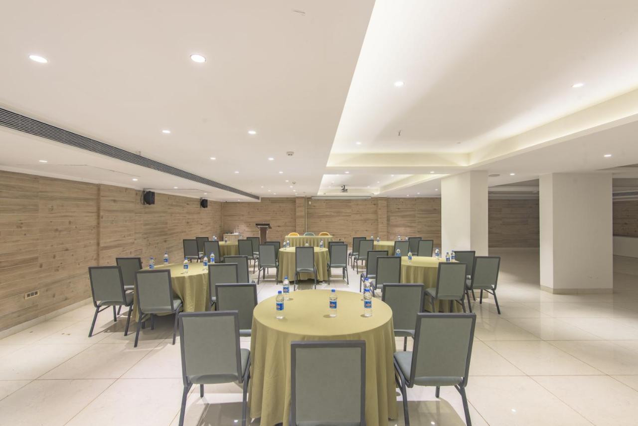 The Fern Residency Calangute-Baga, Goa Hotel Bagian luar foto