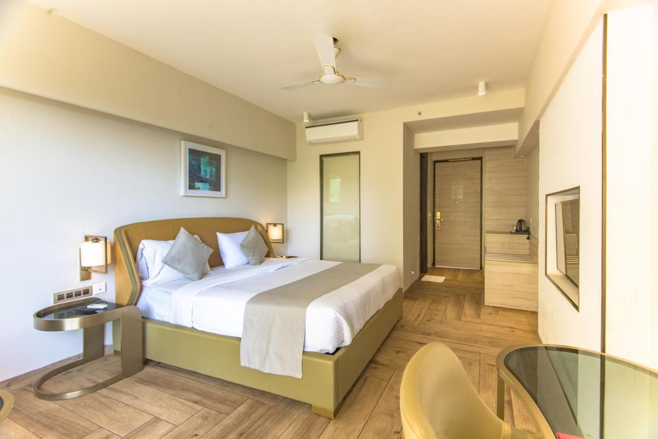 The Fern Residency Calangute-Baga, Goa Hotel Bagian luar foto